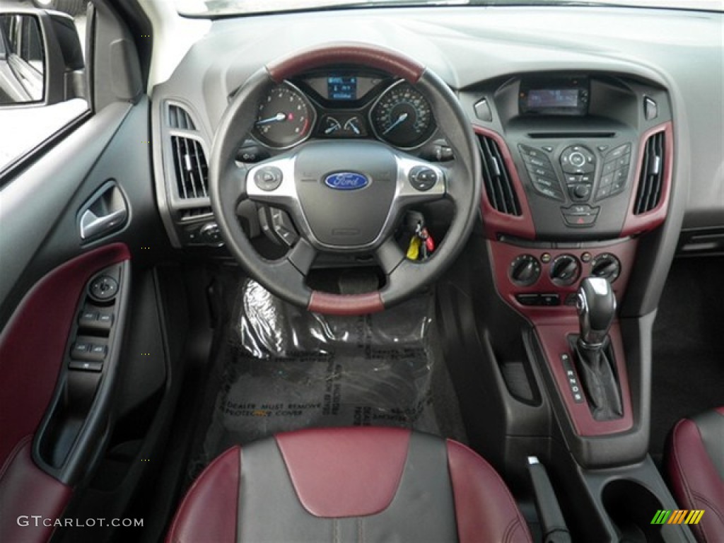 2012 Ford Focus SE Sport Sedan Dashboard Photos