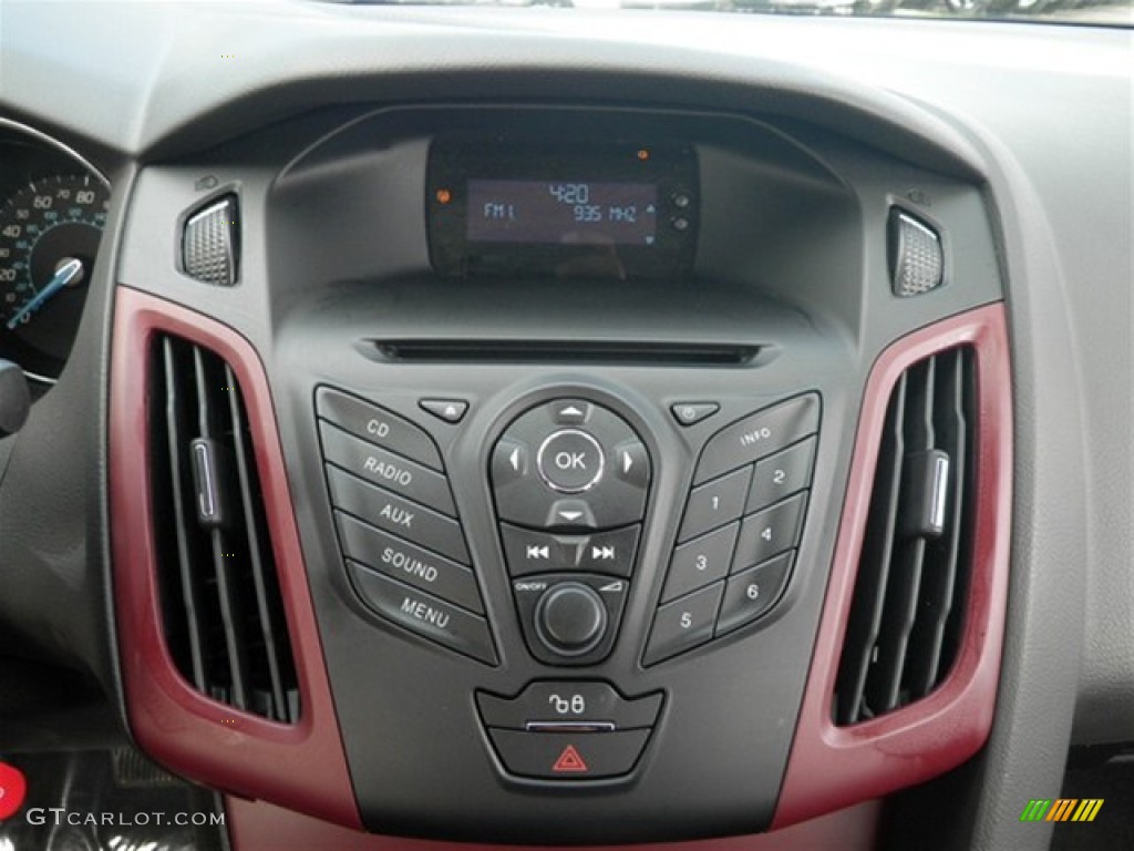 2012 Ford Focus SE Sport Sedan Controls Photo #72863448