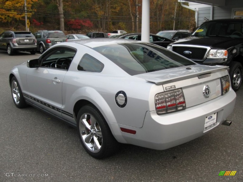 2007 Mustang V6 Deluxe Coupe - Satin Silver Metallic / Light Graphite photo #5