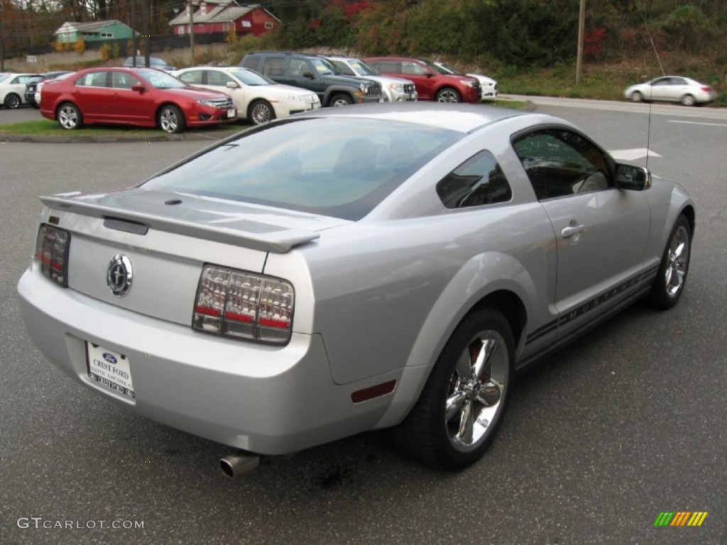 2007 Mustang V6 Deluxe Coupe - Satin Silver Metallic / Light Graphite photo #7