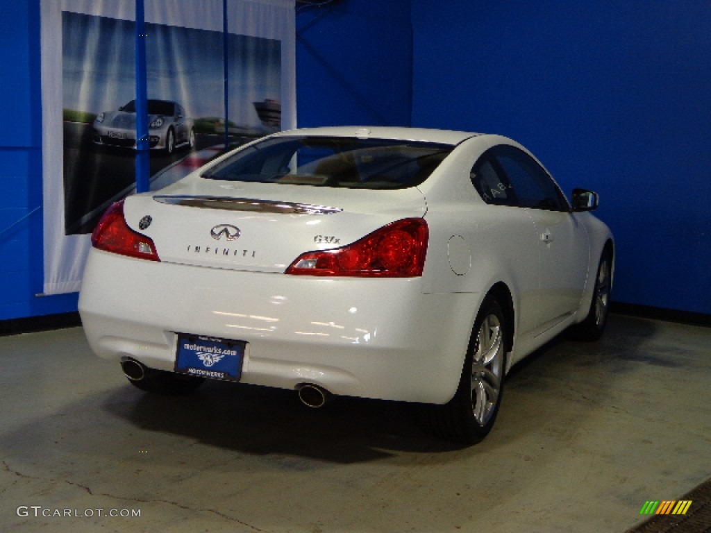 2009 G 37 x Coupe - Moonlight White / Graphite photo #7