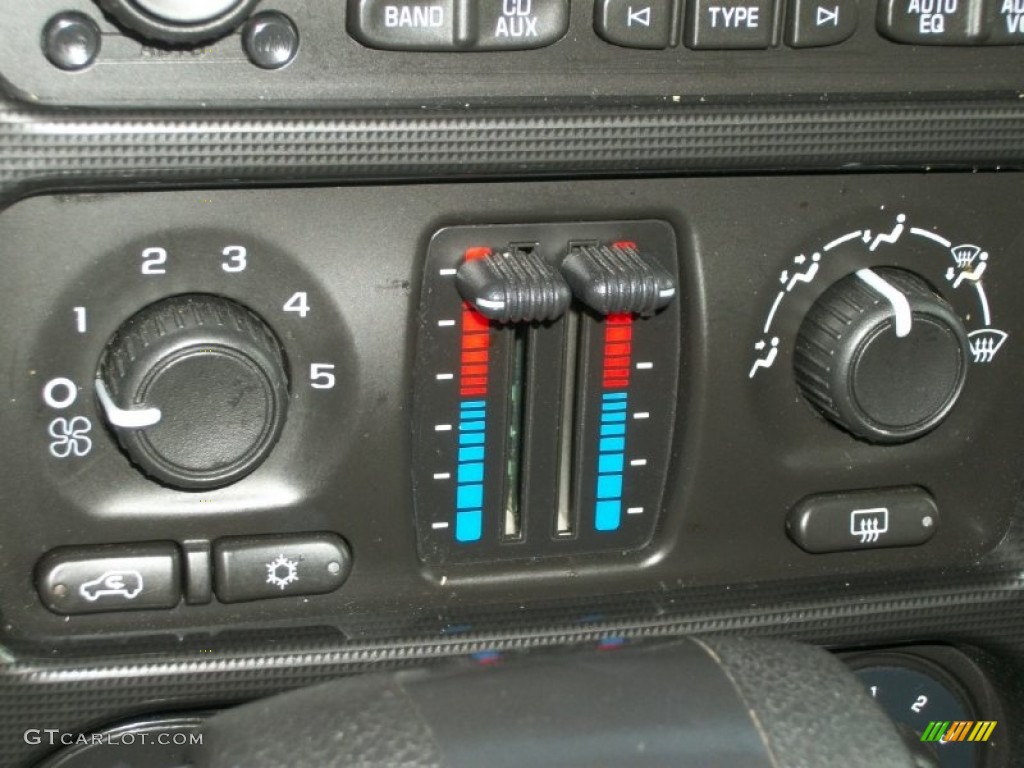 2009 GMC Envoy SLE 4x4 Controls Photo #72865806