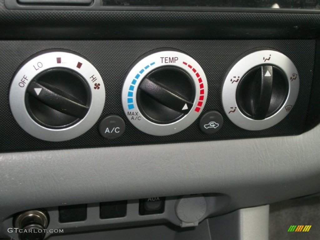 2009 Toyota Tacoma V6 Access Cab 4x4 Controls Photo #72866133