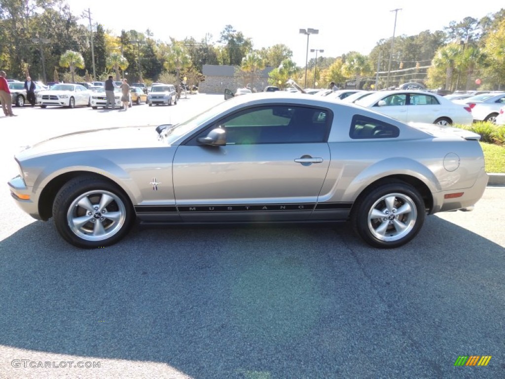 2008 Mustang V6 Premium Coupe - Vapor Silver Metallic / Dark Charcoal photo #2