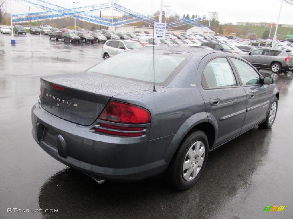 2001 Stratus SE Sedan - Steel Blue Pearl / Dark Slate Gray photo #7