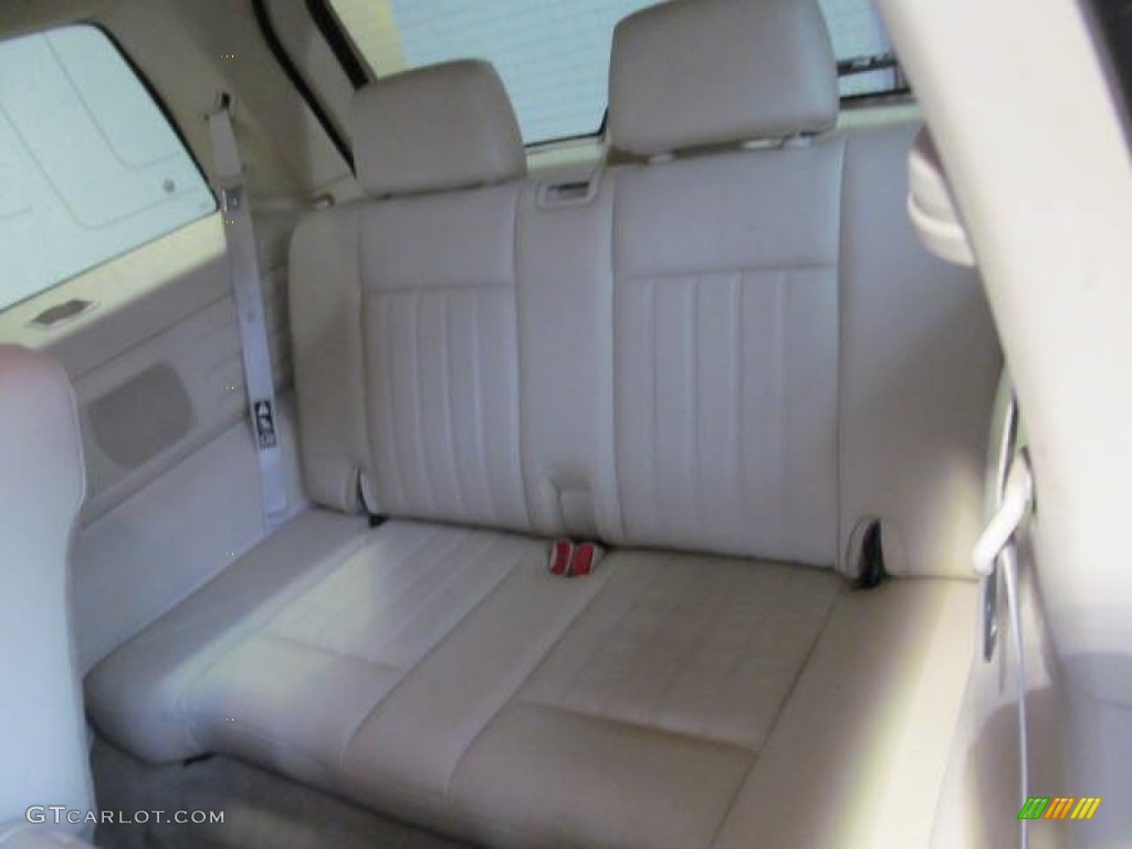 2003 Aviator Luxury AWD - Vivid Red Metallic / Light Parchment photo #22