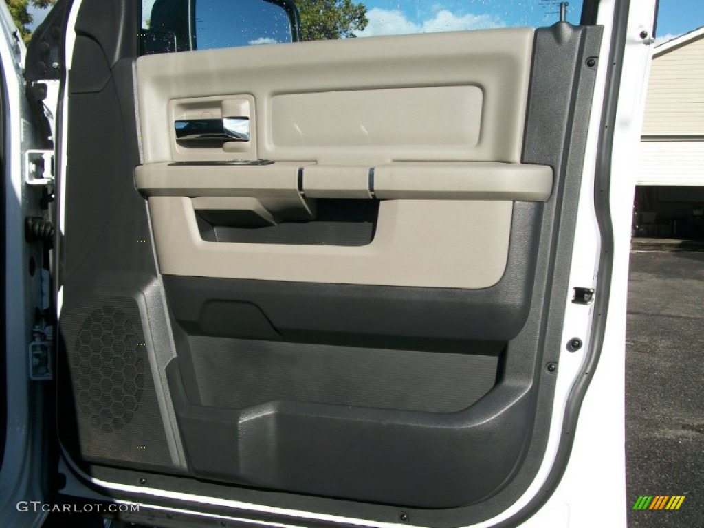 2012 Ram 1500 SLT Quad Cab 4x4 - Bright White / Dark Slate Gray/Medium Graystone photo #26