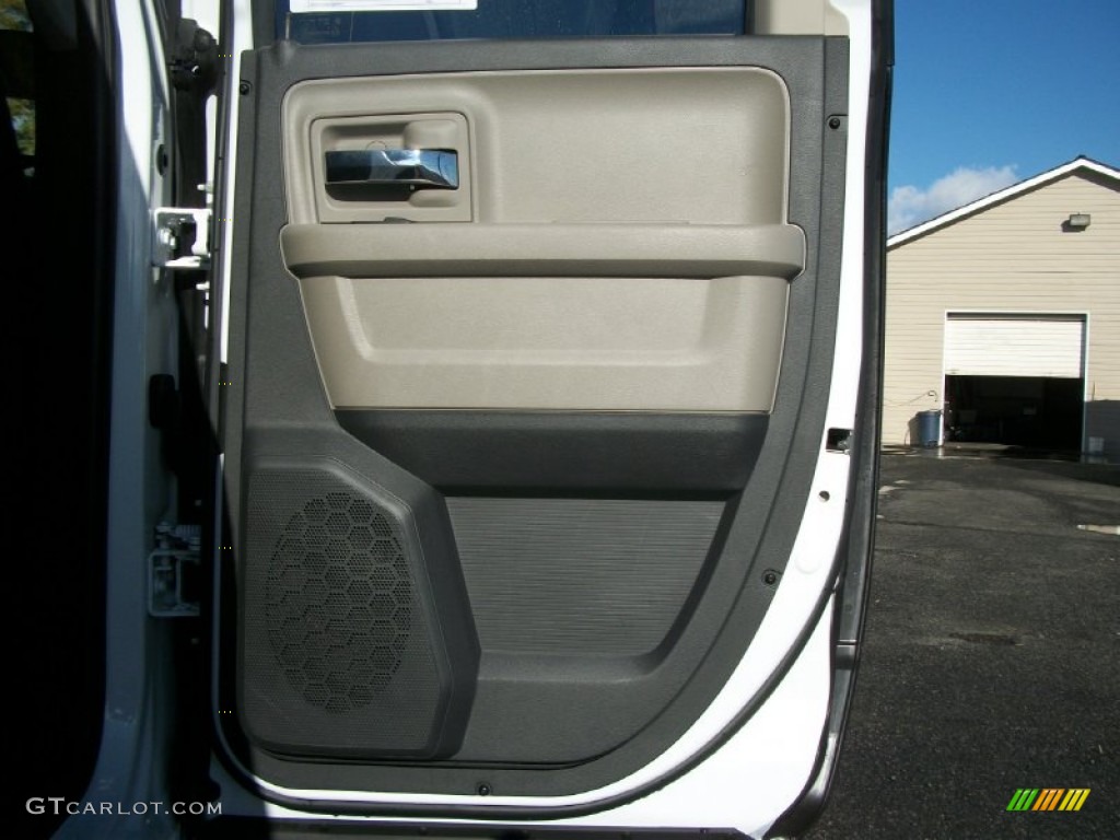 2012 Ram 1500 SLT Quad Cab 4x4 - Bright White / Dark Slate Gray/Medium Graystone photo #28