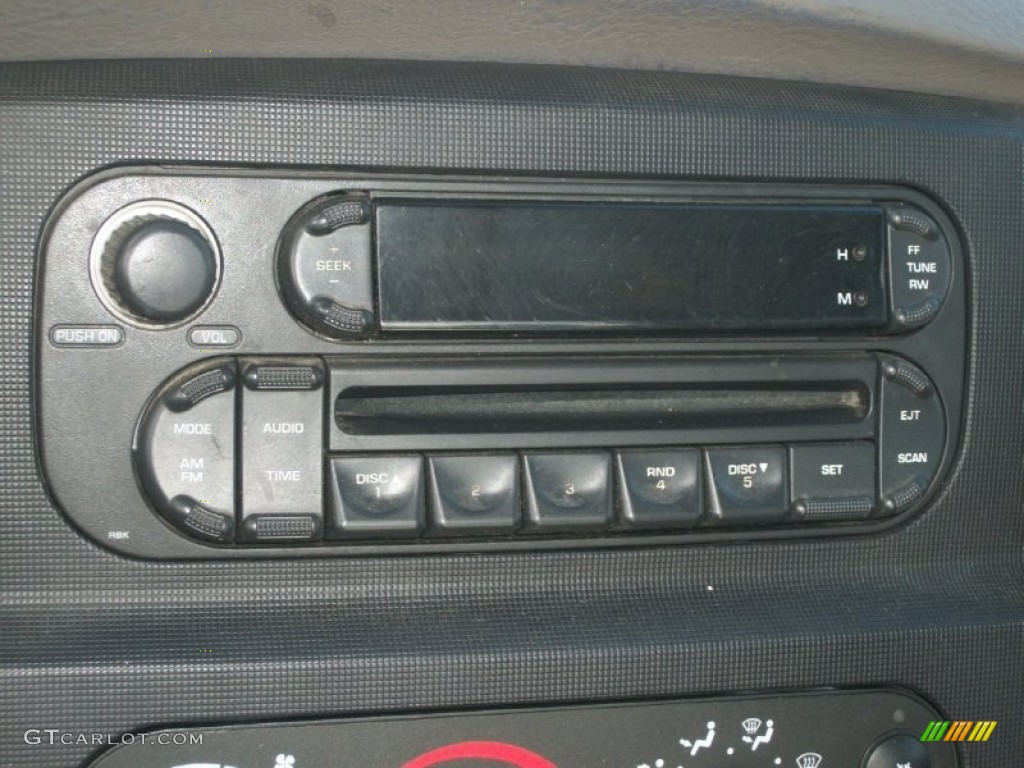 2005 Dodge Ram 1500 SLT Quad Cab Audio System Photo #72875748