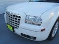 Bright White - 300 Touring Photo No. 9
