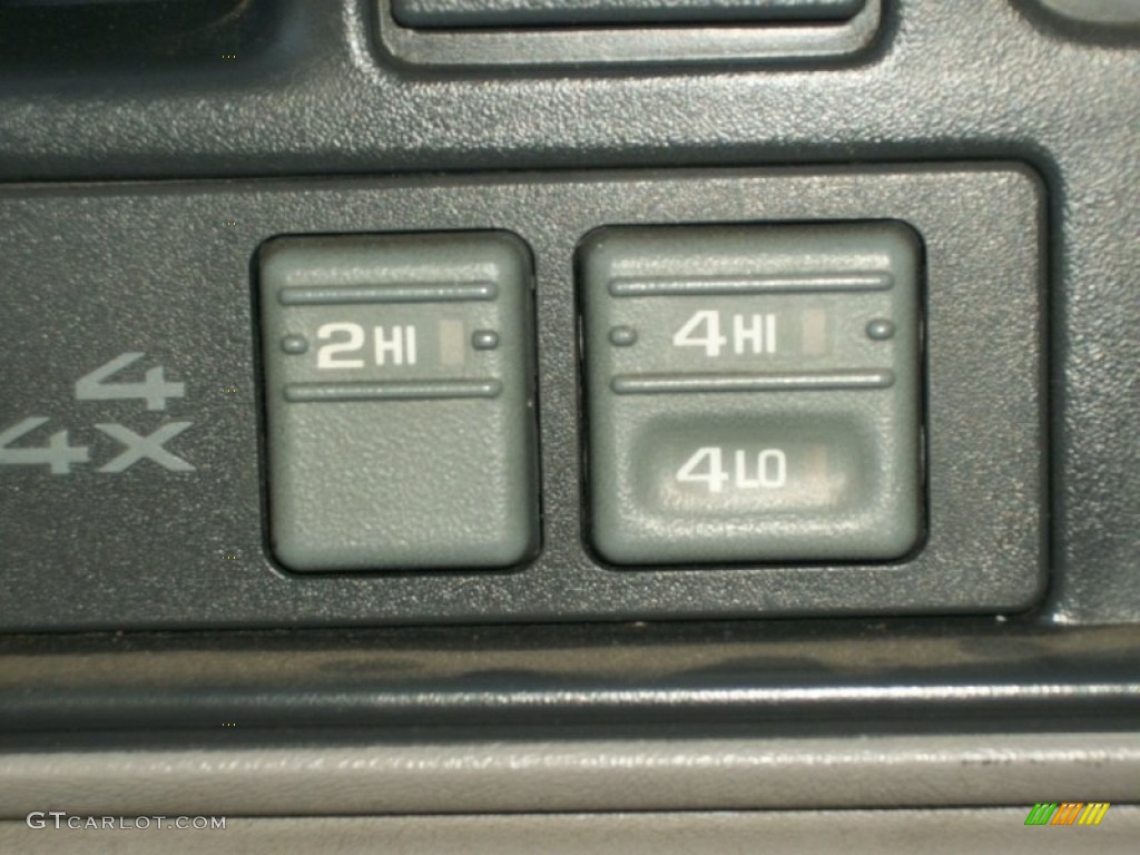 1997 Chevrolet C/K K1500 Extended Cab 4x4 Controls Photo #72876638