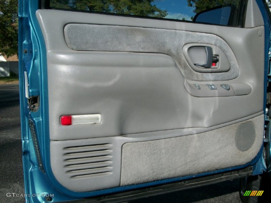 1997 Chevrolet C/K K1500 Extended Cab 4x4 Medium Dark Pewter Door Panel Photo #72876681