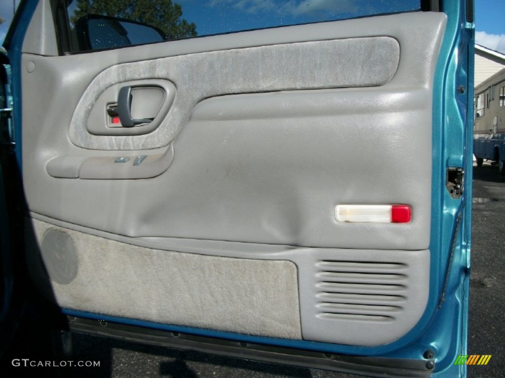1997 Chevrolet C/K K1500 Extended Cab 4x4 Medium Dark Pewter Door Panel Photo #72876795
