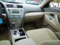 Desert Sand Metallic - Camry LE Photo No. 22