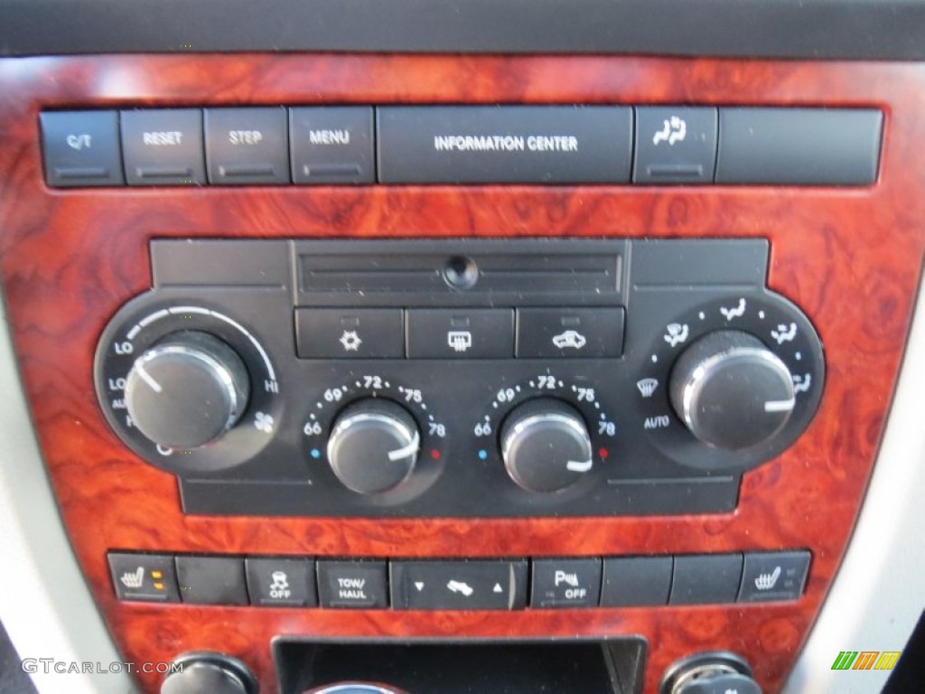 2006 Jeep Commander Limited Controls Photo #72882086