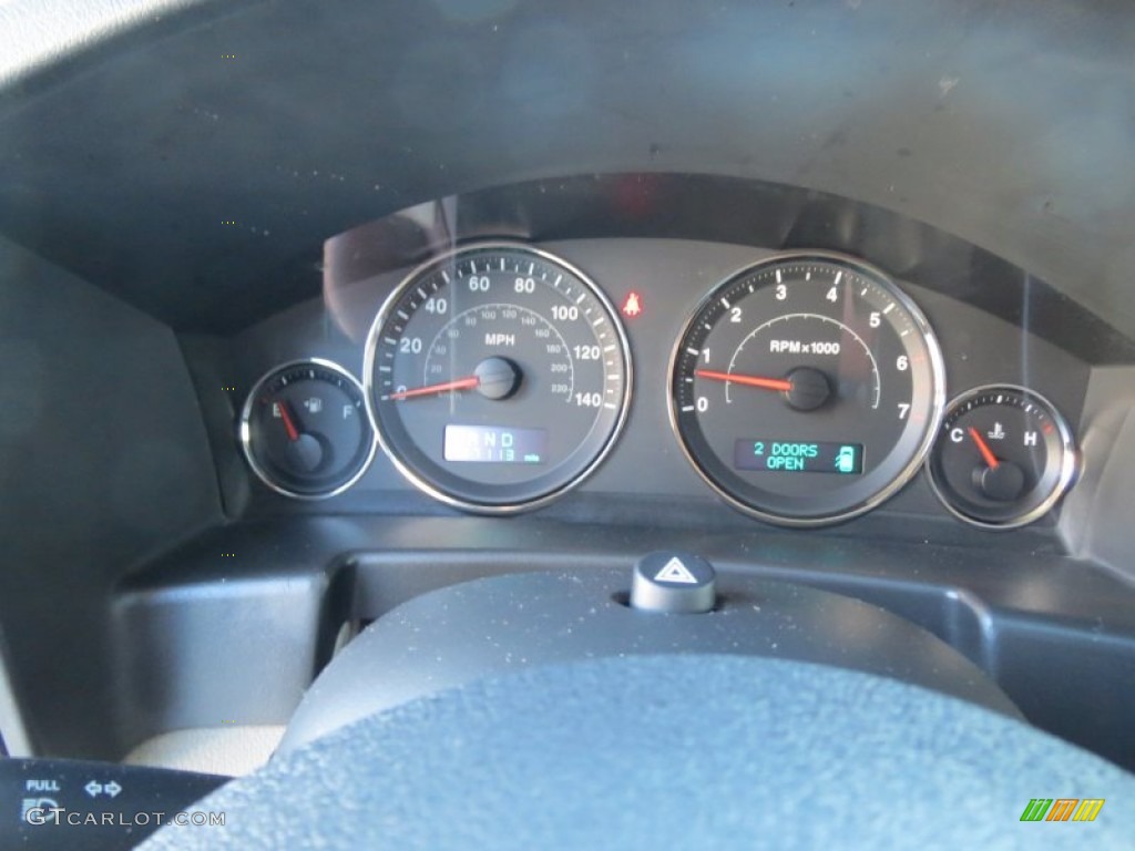 2006 Jeep Commander Limited Gauges Photo #72882171