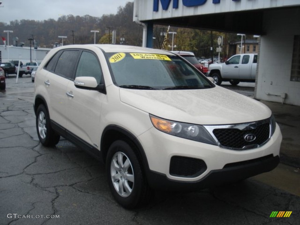 2011 Sorento LX AWD - White Sand Beige / Beige photo #2