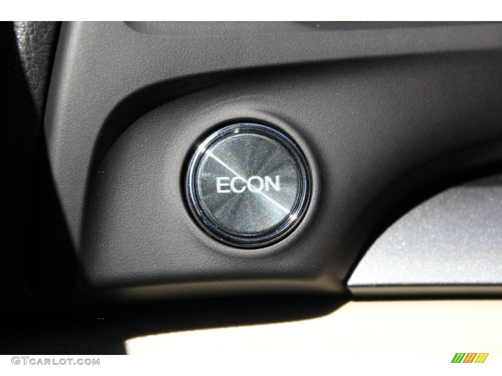 2013 Acura ILX 1.5L Hybrid Technology Controls Photo #72894692