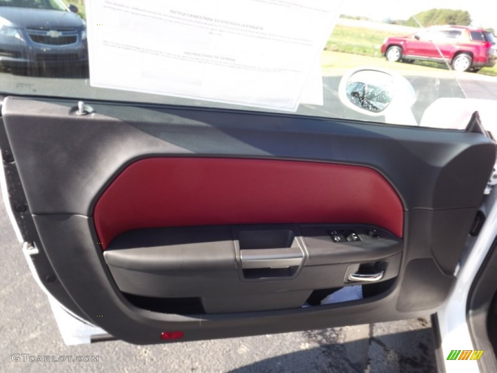 2013 Dodge Challenger R/T Radar Red/Dark Slate Gray Door Panel Photo #72896342