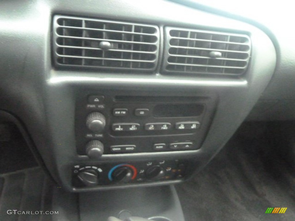 2003 Cavalier LS Sport Coupe - Yellow / Graphite Gray photo #13