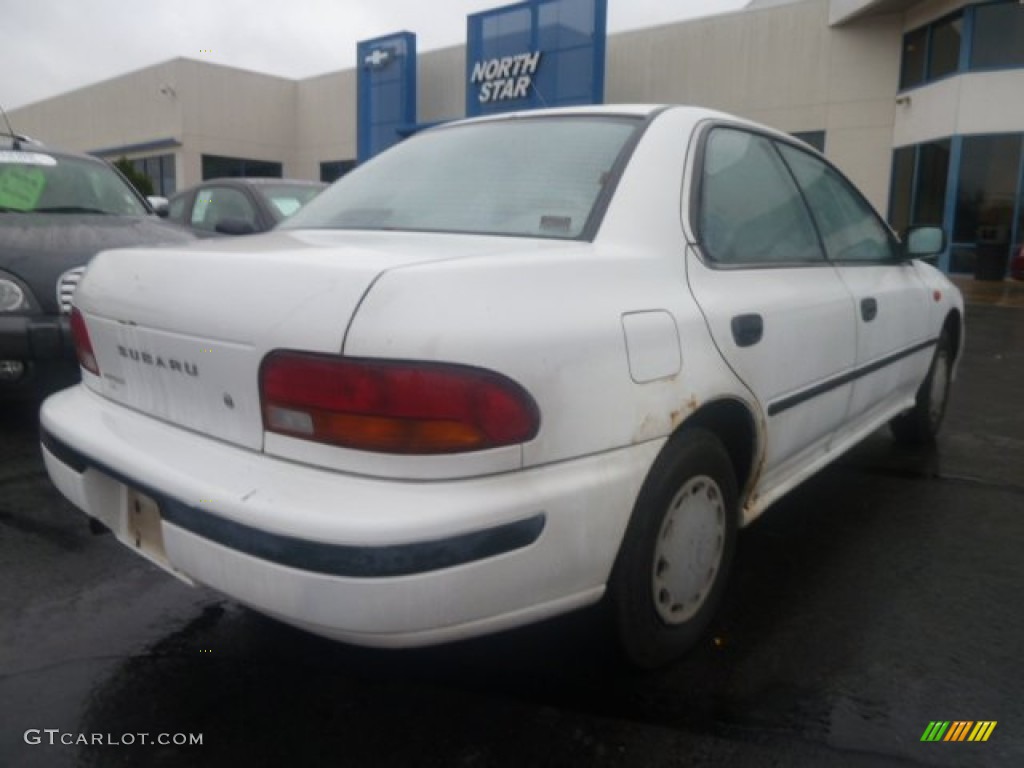 1993 Impreza L Sedan - Glacier White / Dark Gray photo #2