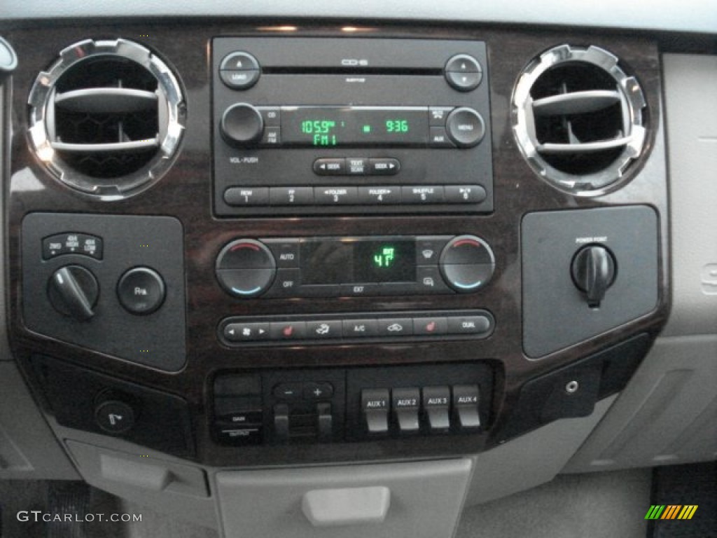 2008 Ford F250 Super Duty Lariat Crew Cab 4x4 Controls Photo #72900309