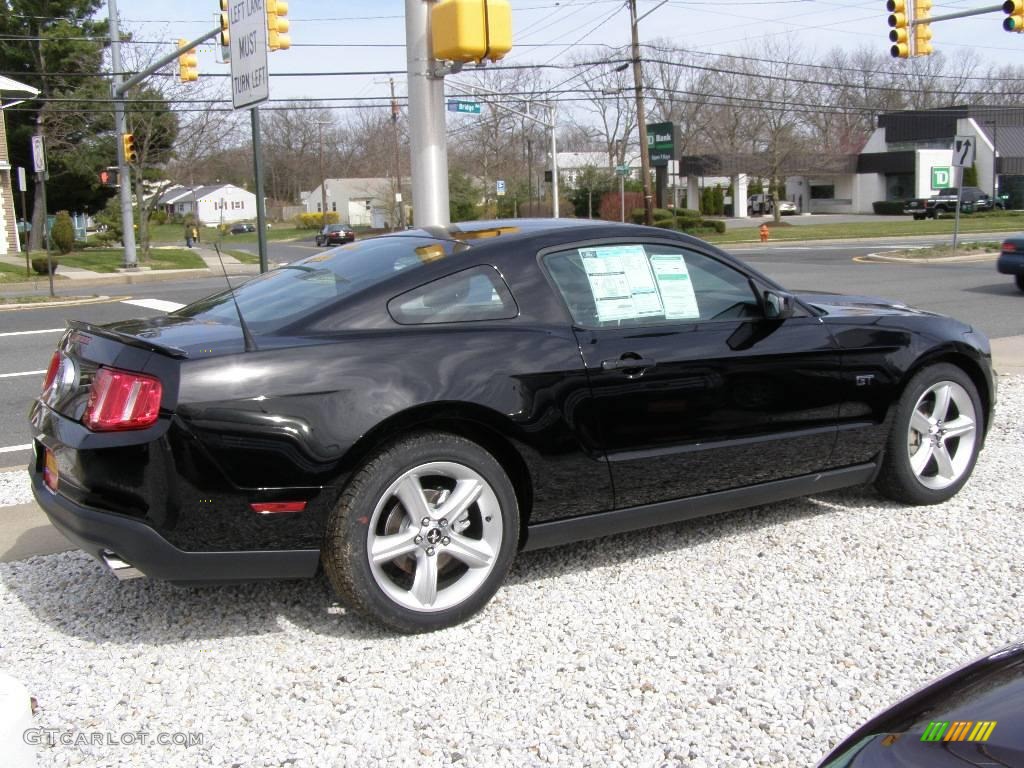 2010 Mustang GT Premium Coupe - Black / Charcoal Black photo #4