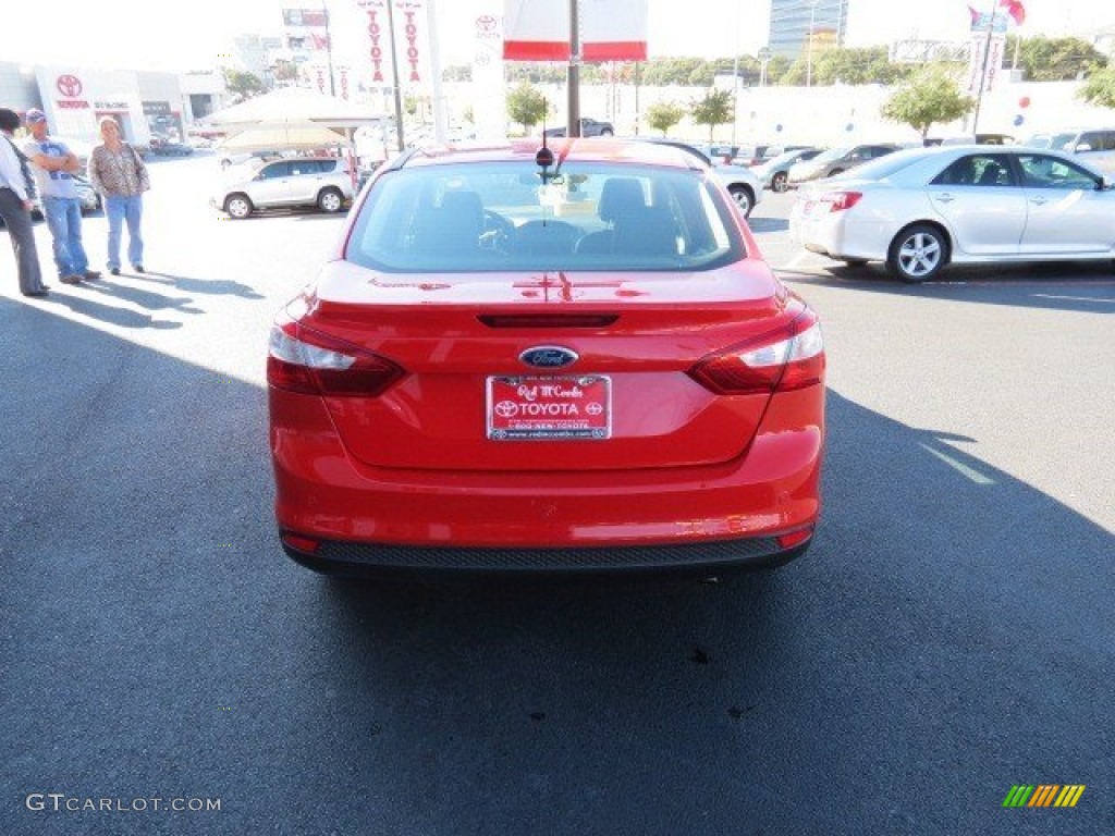 2012 Focus SEL Sedan - Race Red / Charcoal Black photo #6