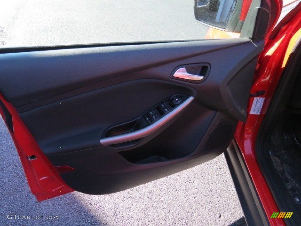 2012 Focus SEL Sedan - Race Red / Charcoal Black photo #10