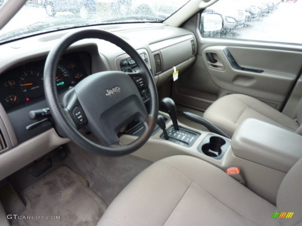 2004 Grand Cherokee Laredo 4x4 - Onyx Green Pearl / Taupe photo #17