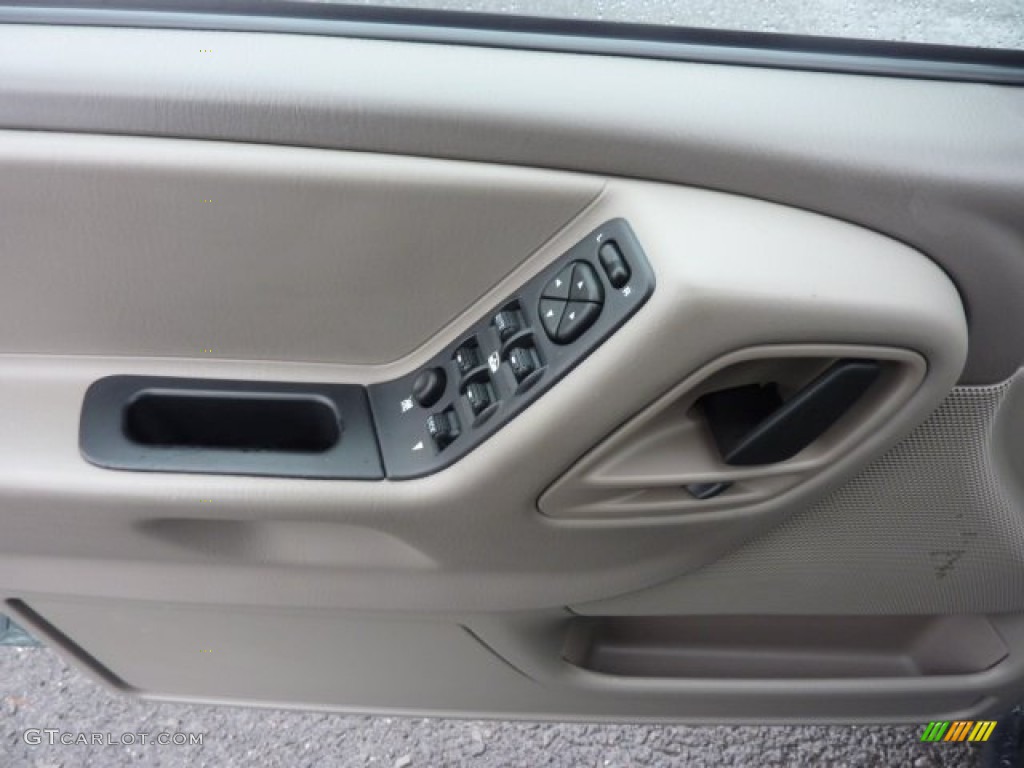 2004 Grand Cherokee Laredo 4x4 - Onyx Green Pearl / Taupe photo #18