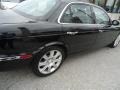 Ebony Black - XJ XJ8 Photo No. 41