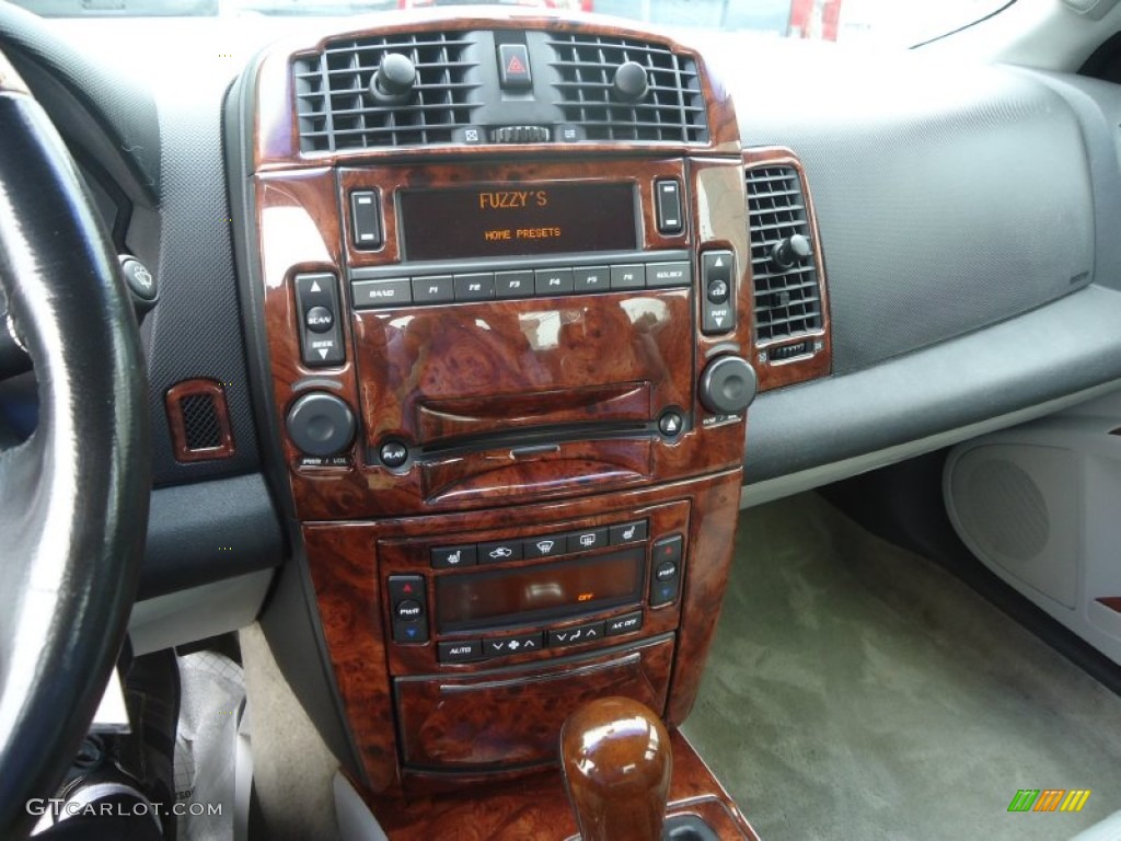 2005 Cadillac CTS Sedan Controls Photo #72909211