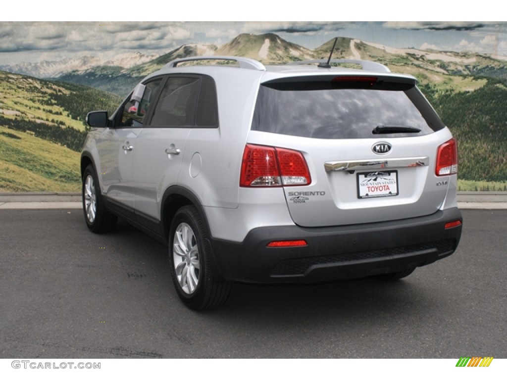 2011 Sorento EX V6 AWD - Bright Silver / Black photo #4