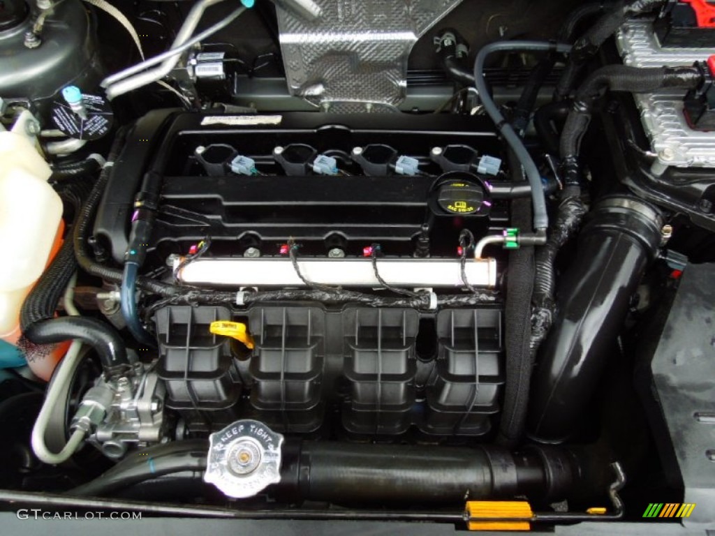2012 Dodge Caliber SXT Plus 2.0 Liter DOHC 16-Valve Dual VVT 4 Cylinder Engine Photo #72912754