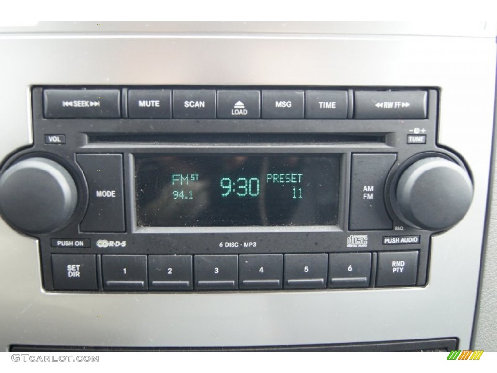 2004 Dodge Durango Limited 4x4 Audio System Photo #72913355