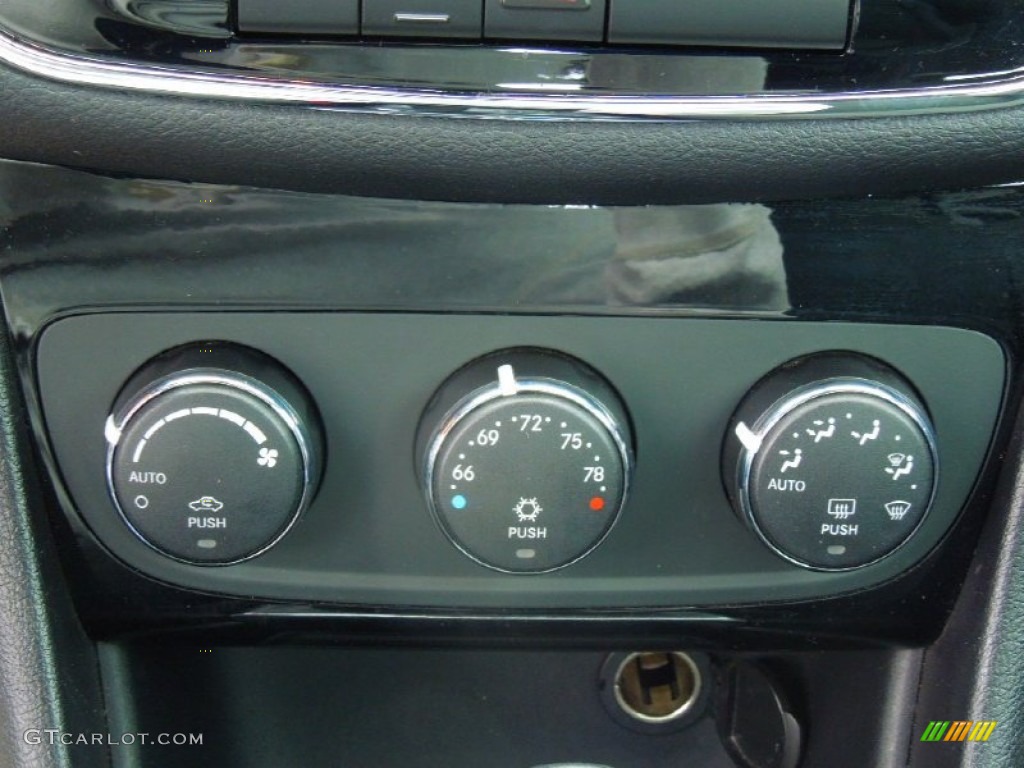 2012 Chrysler 200 Touring Convertible Controls Photo #72913720