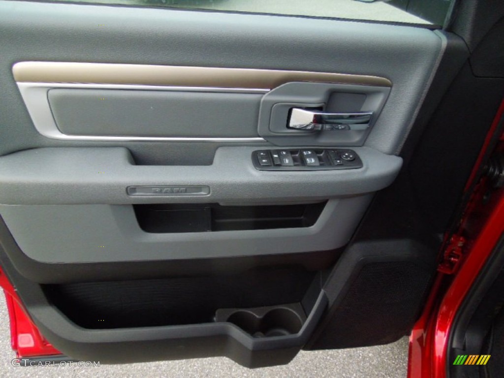 2013 Ram 1500 Big Horn Crew Cab 4x4 Black/Diesel Gray Door Panel Photo #72916442