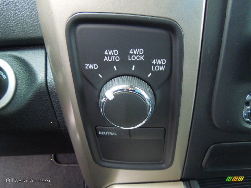2013 Ram 1500 Big Horn Crew Cab 4x4 Controls Photo #72916519