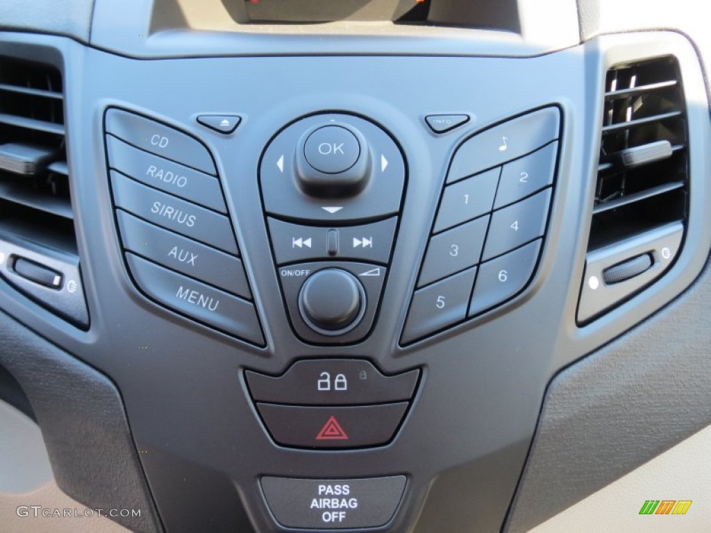 2013 Ford Fiesta S Hatchback Controls Photo #72916978