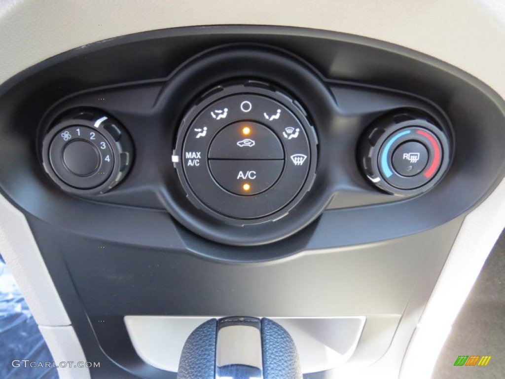 2013 Ford Fiesta S Hatchback Controls Photo #72917002
