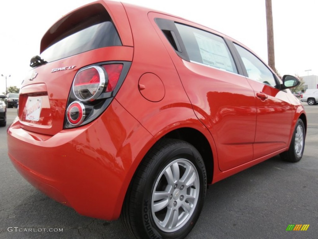 2013 Sonic LT Hatch - Inferno Orange Metallic / Jet Black/Dark Titanium photo #7