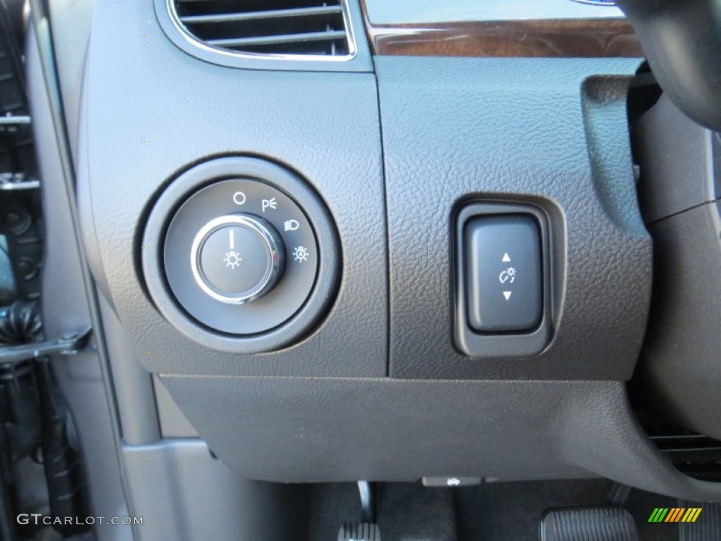 2013 Ford Taurus Limited Controls Photo #72918656