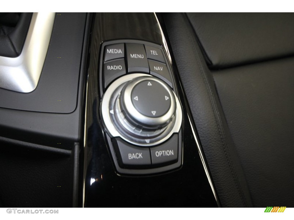 2013 BMW 3 Series 335i Sedan Controls Photo #72918855
