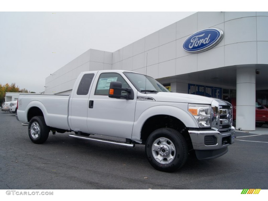 2012 F250 Super Duty XLT SuperCab 4x4 - Oxford White / Adobe photo #1