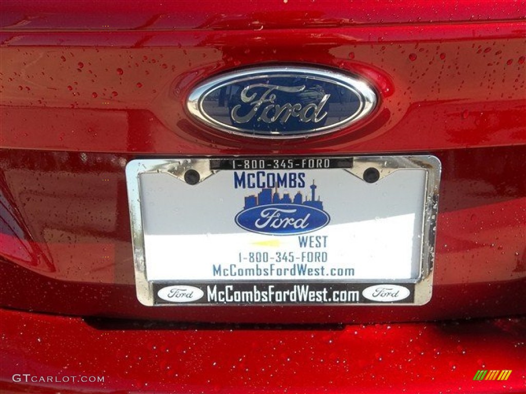 2013 Focus SE Hatchback - Ruby Red / Charcoal Black photo #5