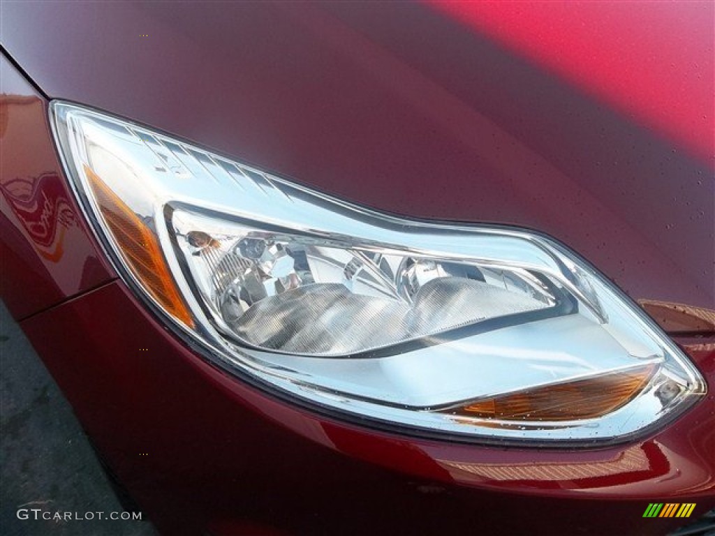 2013 Focus SE Hatchback - Ruby Red / Charcoal Black photo #16