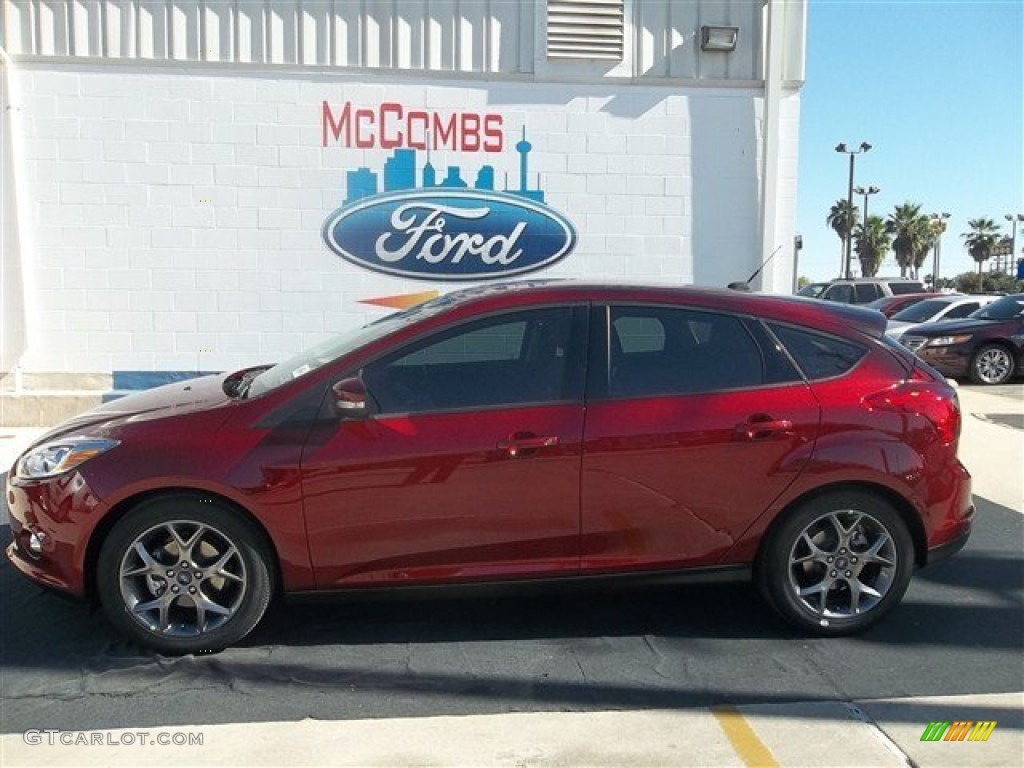 2013 Focus SE Hatchback - Ruby Red / Charcoal Black photo #54