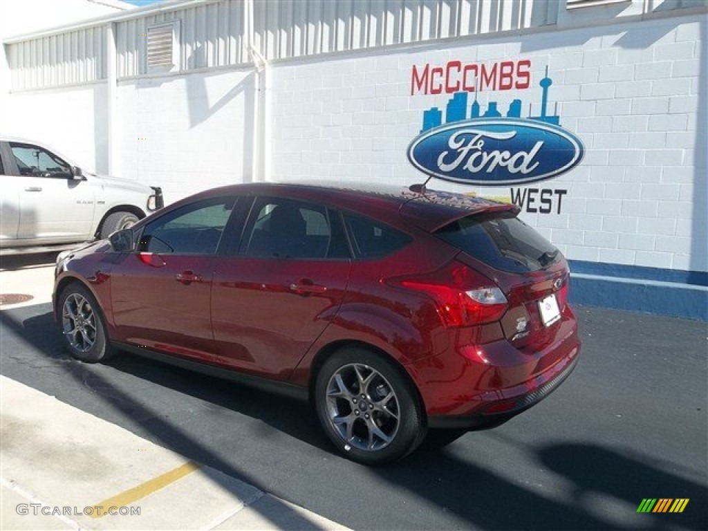 2013 Focus SE Hatchback - Ruby Red / Charcoal Black photo #55