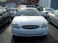 2002 Vibrant White Ford Taurus SES  photo #1